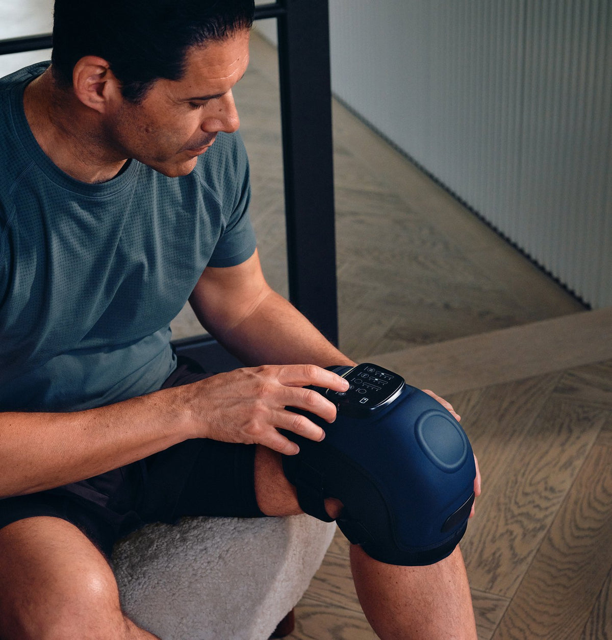 Fitting the Infra Knee Support around the knee